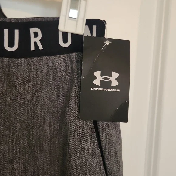 NWT womens under Armour grey shorts. Small - Picture 4 of 4